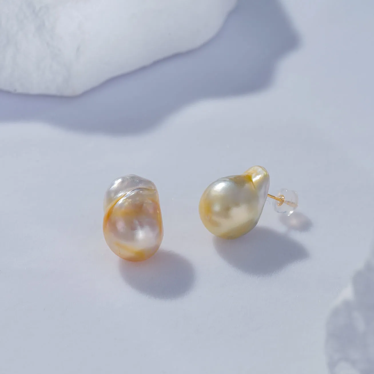 18K Saltwater Baroque Pearl Earrings KE00141