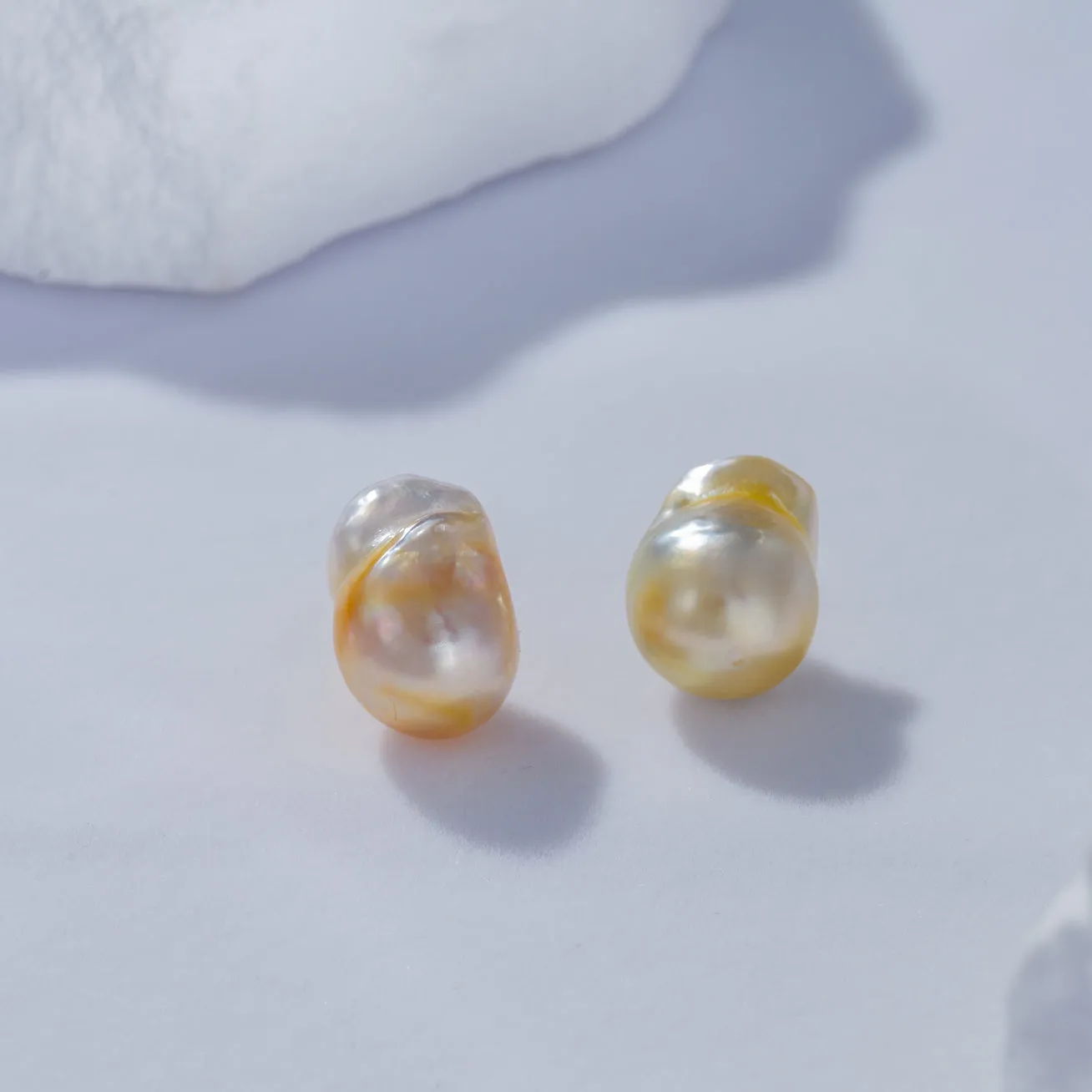 18K Saltwater Baroque Pearl Earrings KE00141