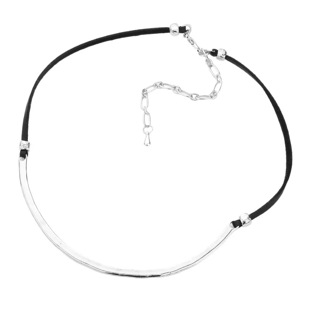 Curved Metal Choker Necklace