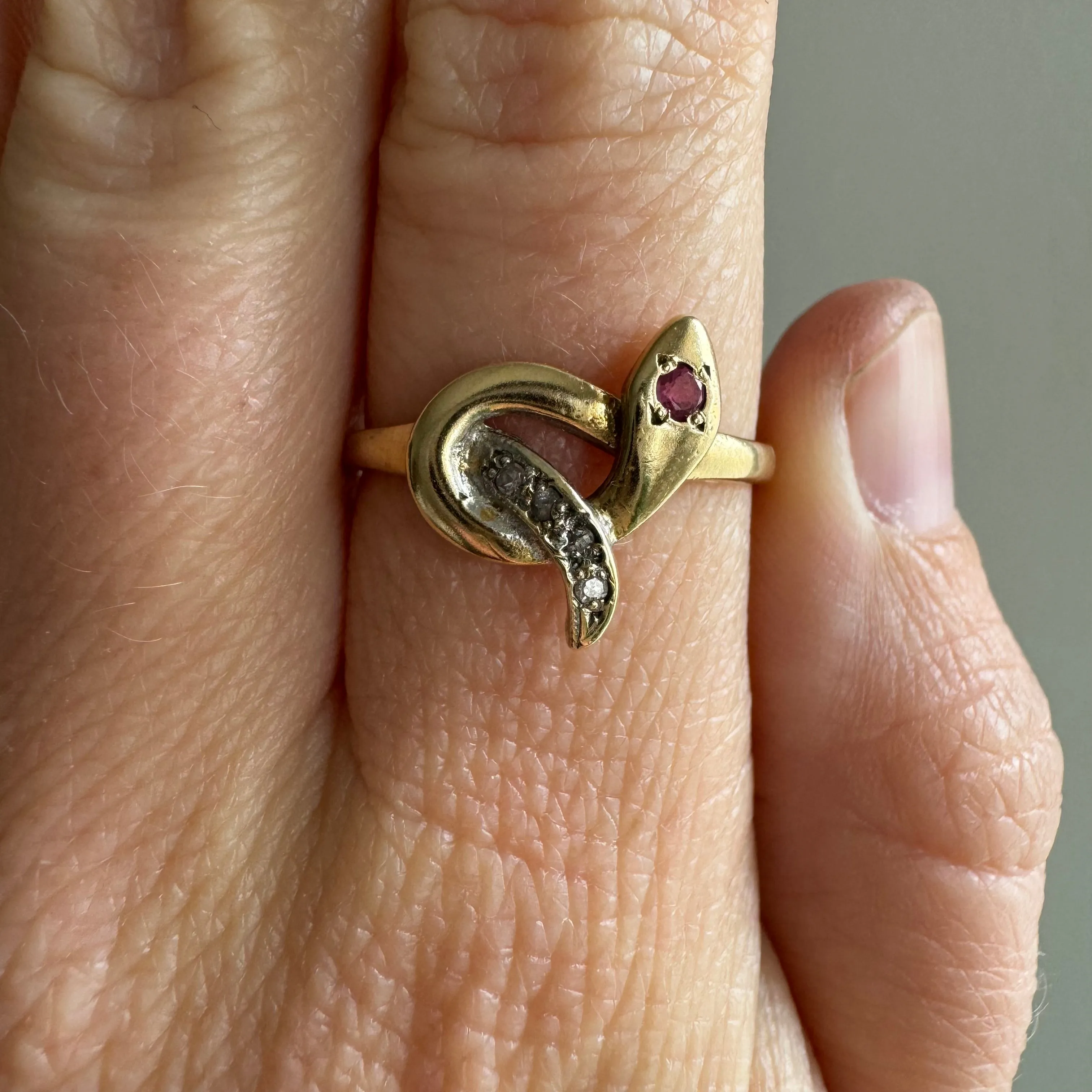 V I N T A G E // self embrace / 9k yellow gold love knot snake ring with diamonds and ruby / size 7.25 to 7.5