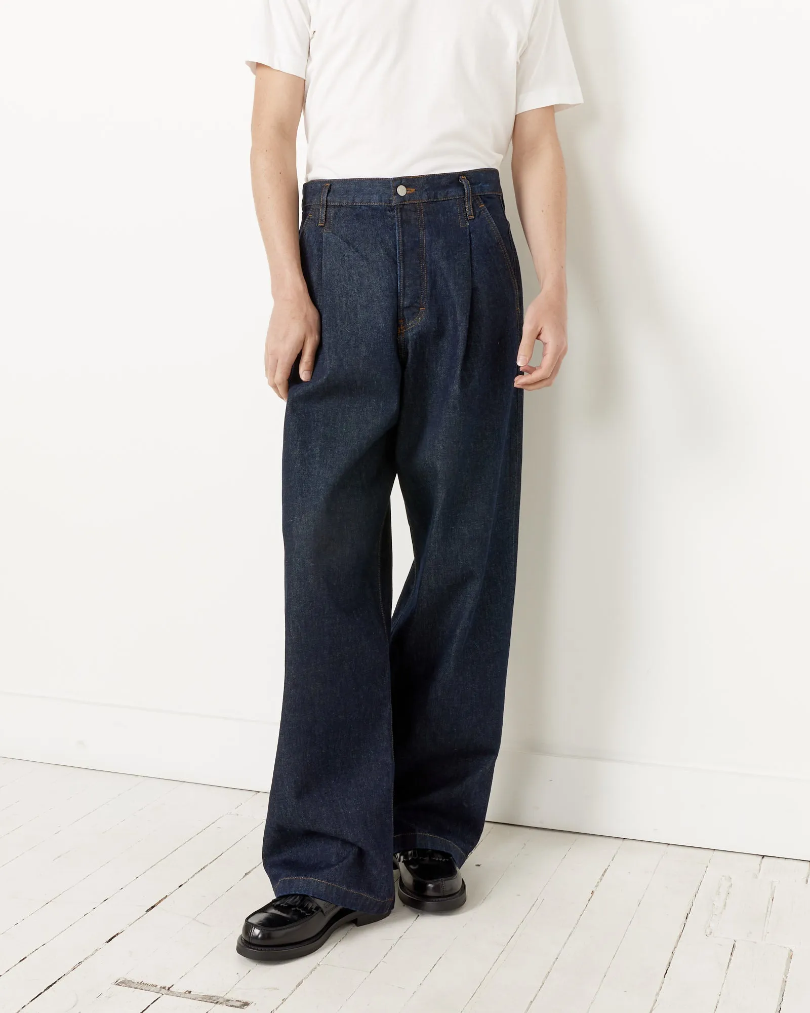 Wide Leg Pleated Jean in Indigo